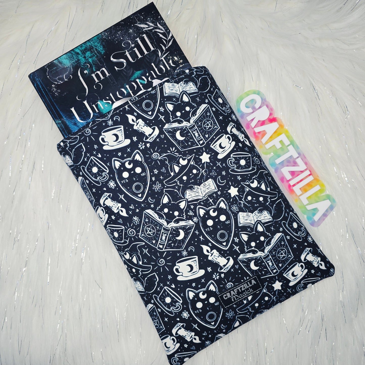 Basic booksleeve - Witchy Bookish Cats