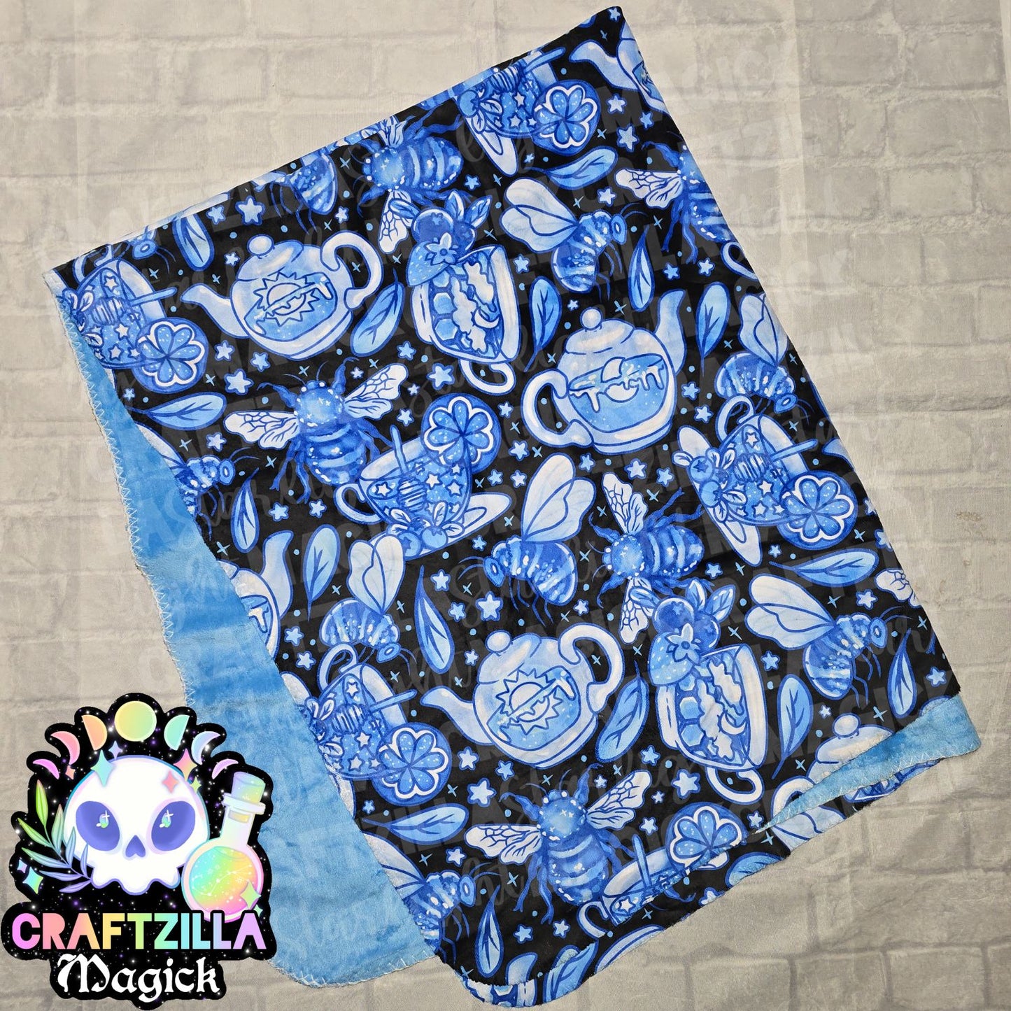 Blue Porcelain Bees & Teas Blanket