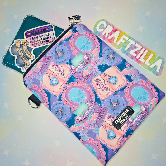 Basic E-Reader Sleeve - Love Lockets